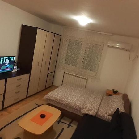 Sirmijum Hause Apartment Sremska Mitrovica Ngoại thất bức ảnh